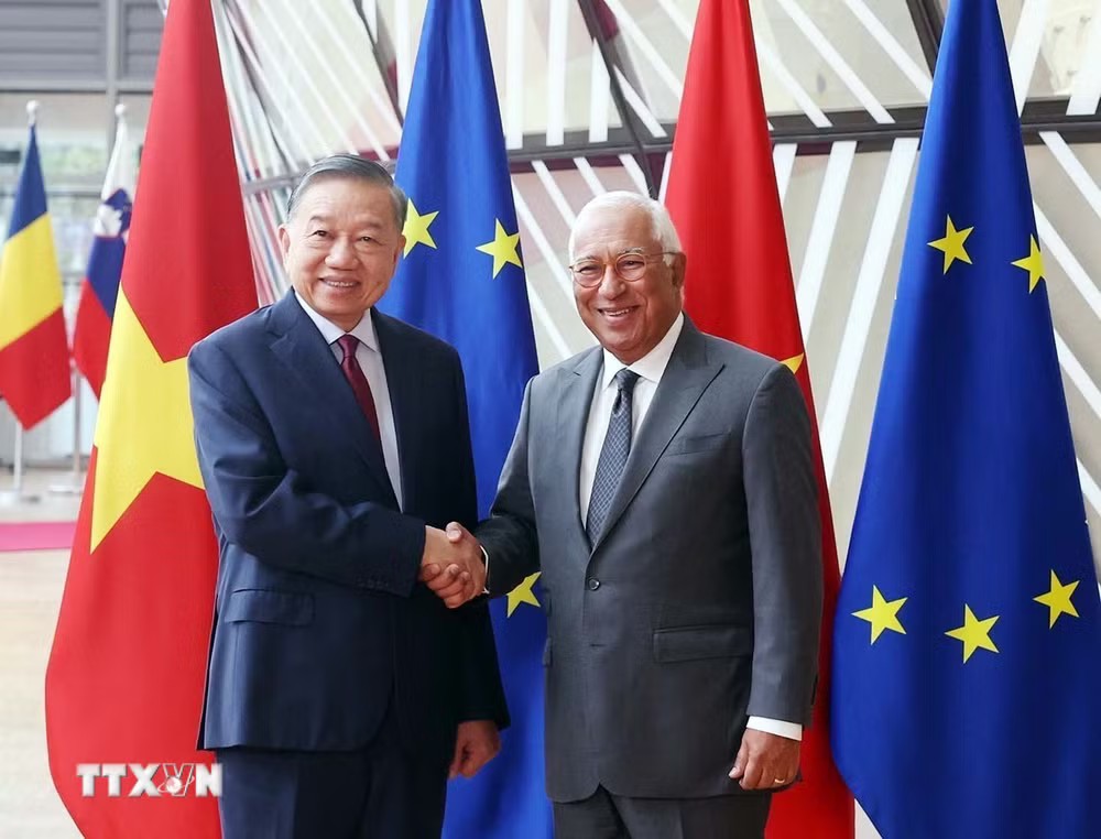 Chủ tịch Hội đồng châu Âu Antonio Costa đón Tổng Bí thư, Chủ tịch nước Tô Lâm. Ảnh: Thống Nhất/TTXVN