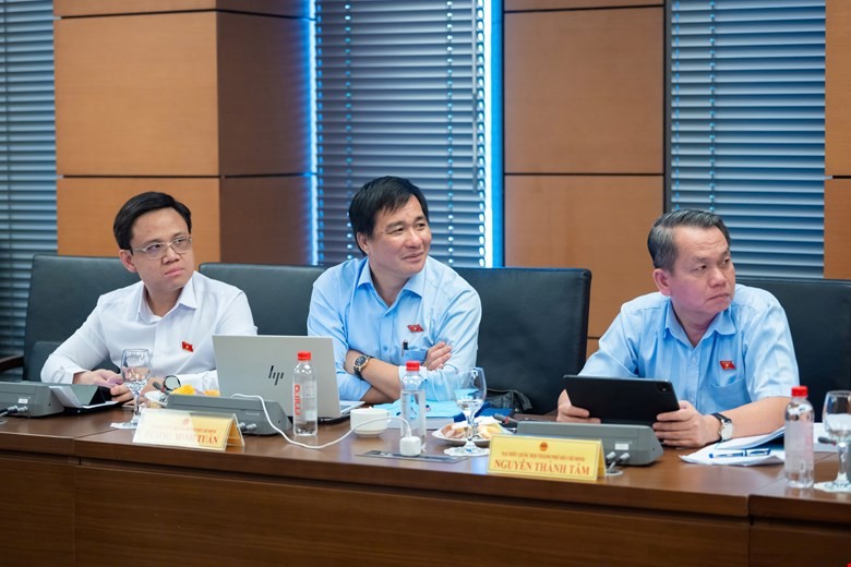 Các đại biểu Quốc hội tại phiên thảo luận tổ 2. Ảnh: Cổng thông tin điện tử Quốc hội.