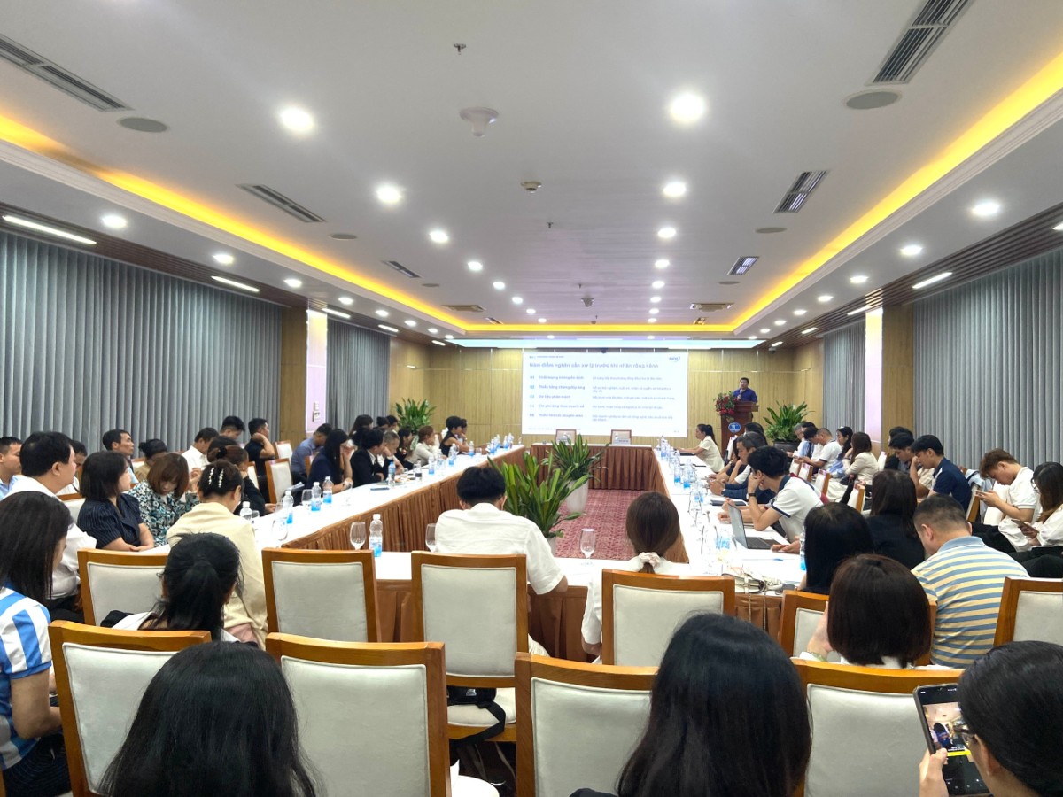Hội thảo "Phát triển thị trường đa kênh – Giải pháp mở rộng đầu ra bền vững cho hàng hóa Việt Nam" - Ảnh: Song Hà.