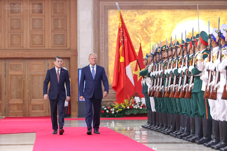 Thủ tướng Lê Minh Hưng chủ trì lễ đón Thủ tướng Cộng hòa Ba Lan Donald Tusk thăm chính thức Việt Nam - Ảnh: chinhphu.vn/Nhật Bắc