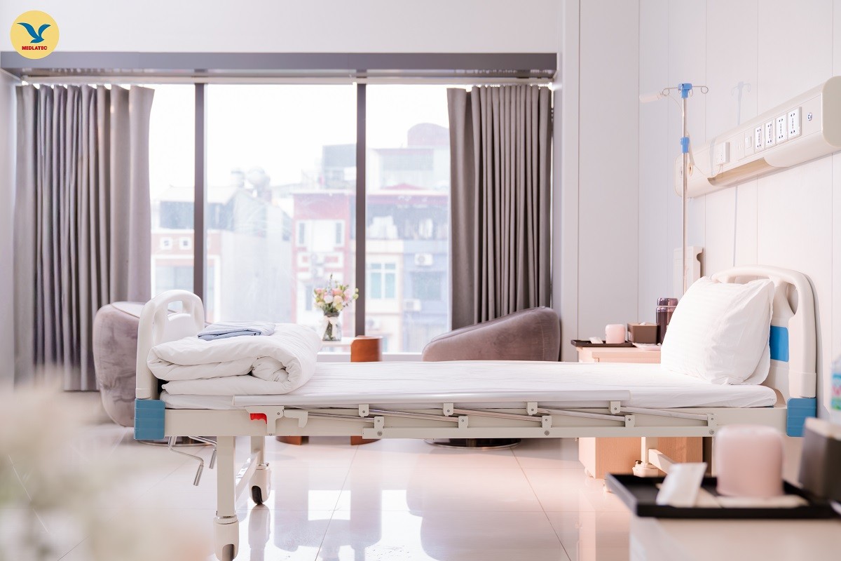 Không gian lưu viện tiện nghi tại MEDLATEC được thiết kế theo mô hình nghỉ dưỡng cao cấp, nâng cao trải nghiệm chăm sóc và phục hồi của người bệnh.