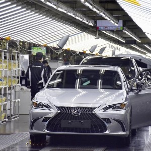 Dây chuyền sản xuất xe Lexus tại nhà máy Miyata của Toyota Motor Kyushu, tỉnh Fukuoka, Nhật Bản. Ảnh: Kyodo.