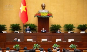 Sáng 26/10, dưới sự chủ trì của Chủ tịch Quốc hội Trần Thanh Mẫn và điều hành của Phó Chủ tịch Quốc hội, Thượng tướng Nguyễn Doãn Anh, Quốc hội họp phiên toàn thể ở Hội trường, nghe Tờ trình và Báo cáo thẩm tra dự án Luật Xử lý vi phạm hành chính (sửa đổi). Ảnh: Quochoi.vn
