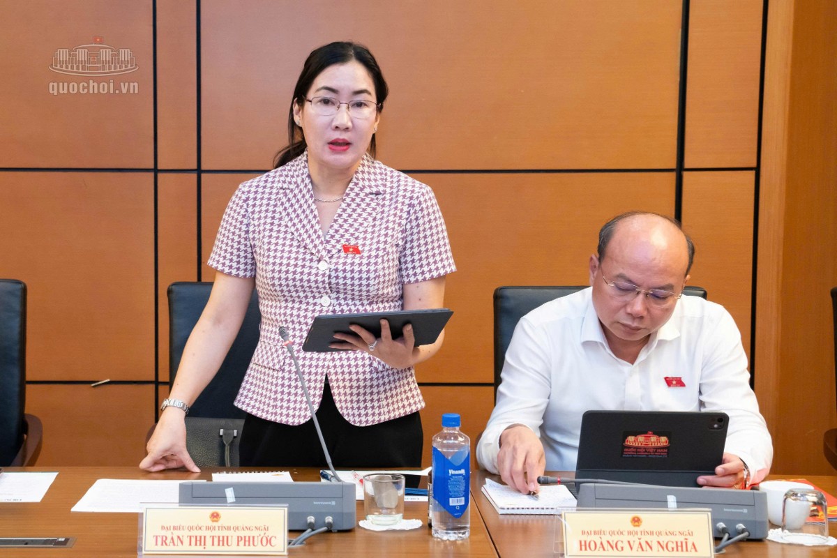 Đại biểu Trần Thị Thu Phước, Đoàn ĐBQH tỉnh Quảng Ngãi phát biểu. Ảnh: Quochoi.vn