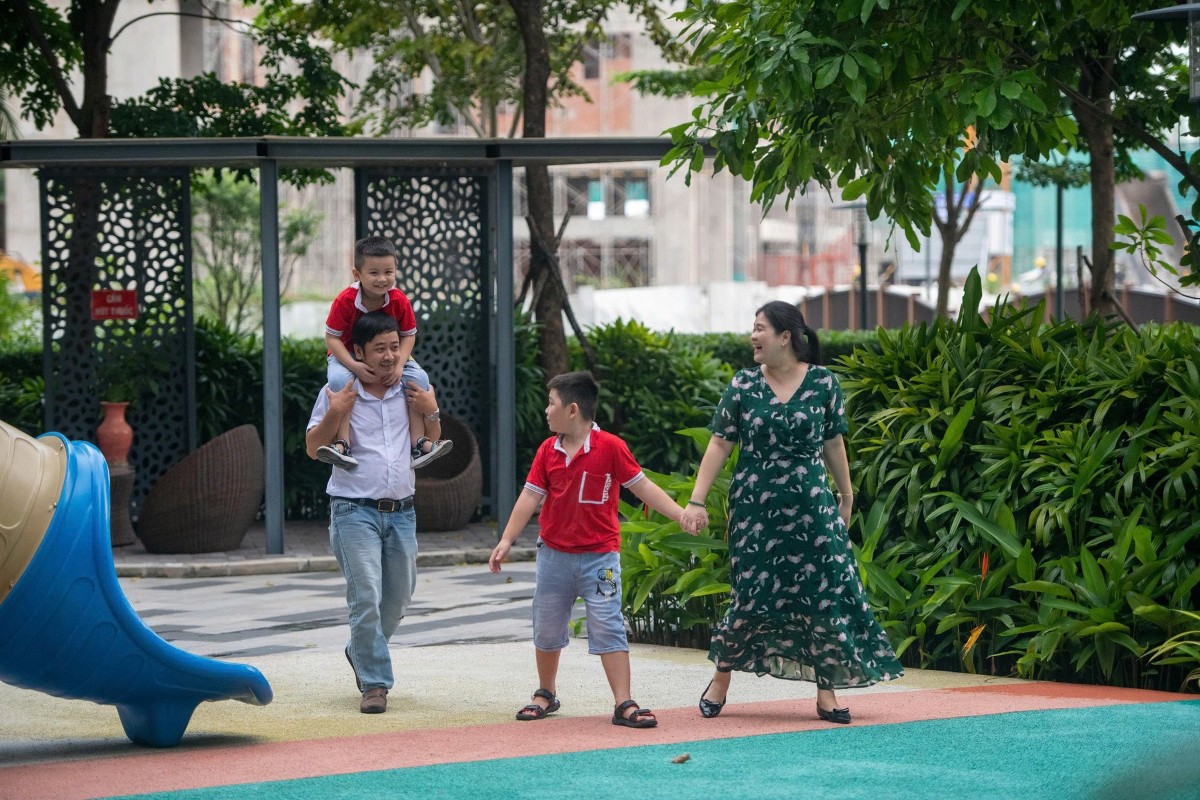 Bài toán mua nhà của gia đình trẻ không chỉ gồm tích lũy đủ khoản trả trước, mà còn là cam kết tài chính kéo dài nhiều năm.