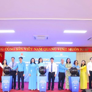 Các đại biểu thực hiện nghi thức phát động - Ảnh: Bộ Công Thương.