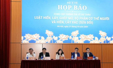 Bộ Y tế họp báo vào chiều ngày 27/10. Ảnh: Trần Minh.