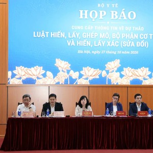 Bộ Y tế họp báo vào chiều ngày 27/10. Ảnh: Trần Minh.