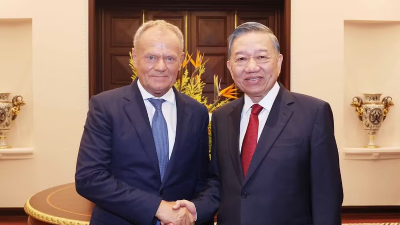 Vietnam treasures ties with Poland: Top leader