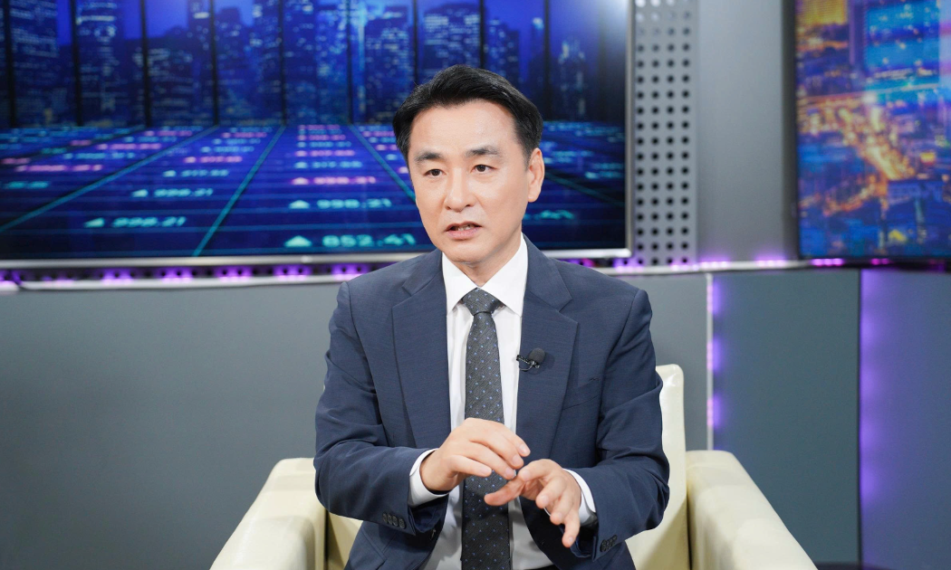 Ông Hyun DongSik, Chủ tịch HĐTV, Công ty TNHH Quản lý Quỹ KIM Việt Nam.