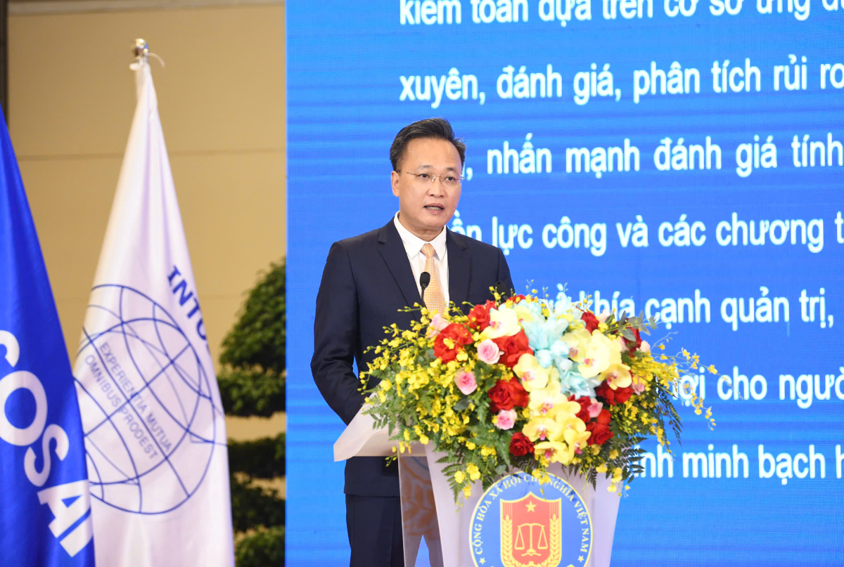Tổng Kiểm toán nhà nước Nguyễn Hữu Nghĩa phát biểu tại hội thảo.