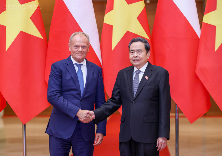 Chủ tịch Quốc hội Trần Thanh Mẫn và Thủ tướng Ba Lan Donald Tusk - Ảnh: chinhphu.vn/Nhật Bắc