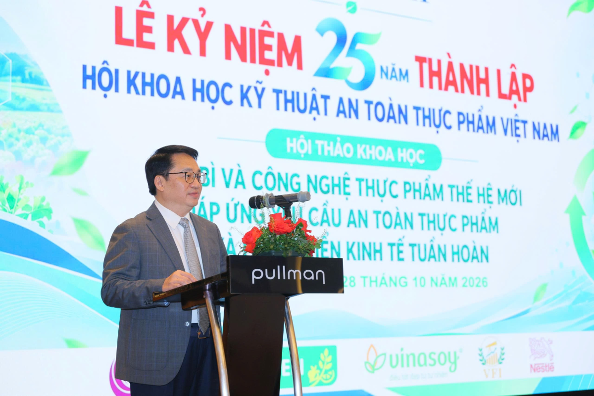 Ông Bùi Đức Lập, Phó Cục trưởng Cục An toàn thực phẩm (Bộ Y tế) phát biểu tại sự kiện. Ảnh: Minh Anh