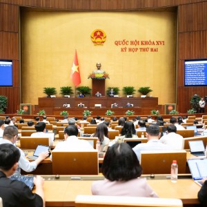 Các đại biểu thảo luận tại hội trường. Ảnh: quochoi.vn