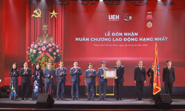 Tổng Bí thư, Chủ tịch nước Tô Lâm trao Huân chương Lao động hạng Nhất nhân kỷ niệm 50 năm thành lập UEH