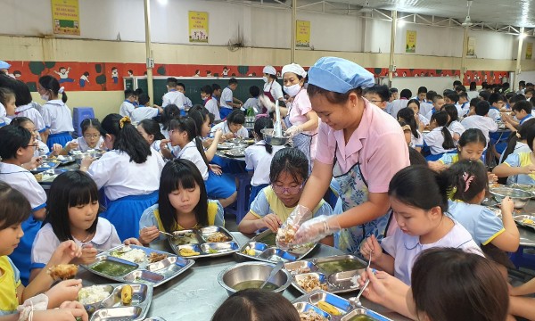 Thay đổi thực đơn bữa ăn bán trú phải công khai, quy trách nhiệm tận gốc