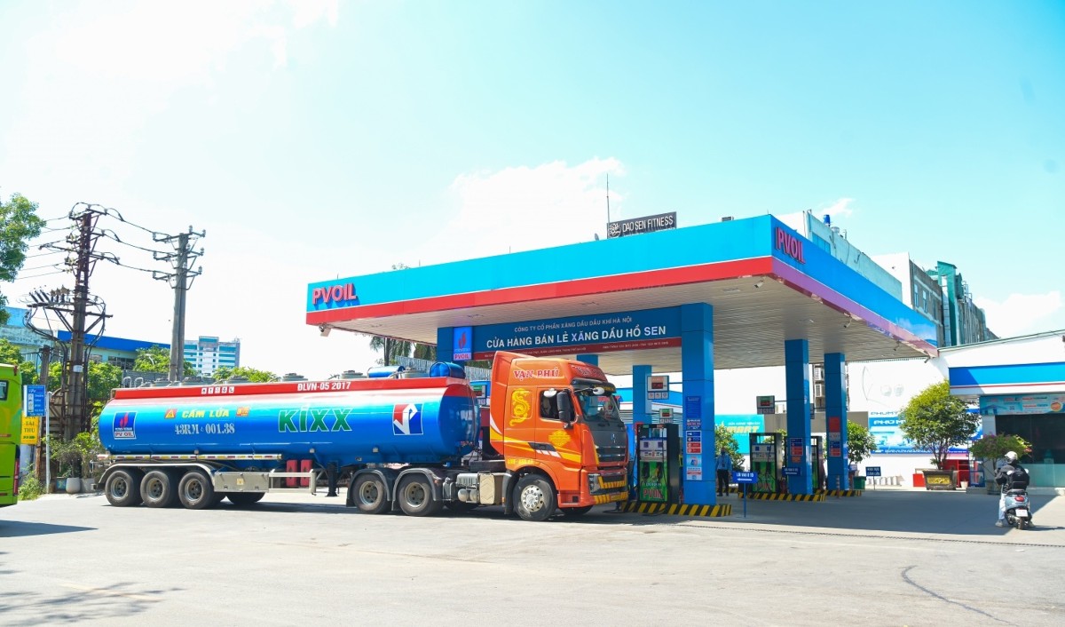 Biến động giá nhiên liệu đặt doanh nghiệp xăng dầu trước yêu cầu cân đối vốn nhập hàng, hàng tồn kho và lịch thanh toán.