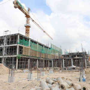 Tháo gỡ điểm nghẽn về đất đai, quy hoạch và xây dựng là yêu cầu quan trọng để đẩy nhanh tiến độ các dự án bất động sản tại Nghệ An. Ảnh: Kim Oanh