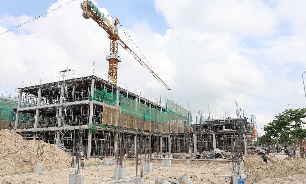 Tháo gỡ điểm nghẽn về đất đai, quy hoạch và xây dựng là yêu cầu quan trọng để đẩy nhanh tiến độ các dự án bất động sản tại Nghệ An. Ảnh: Kim Oanh
