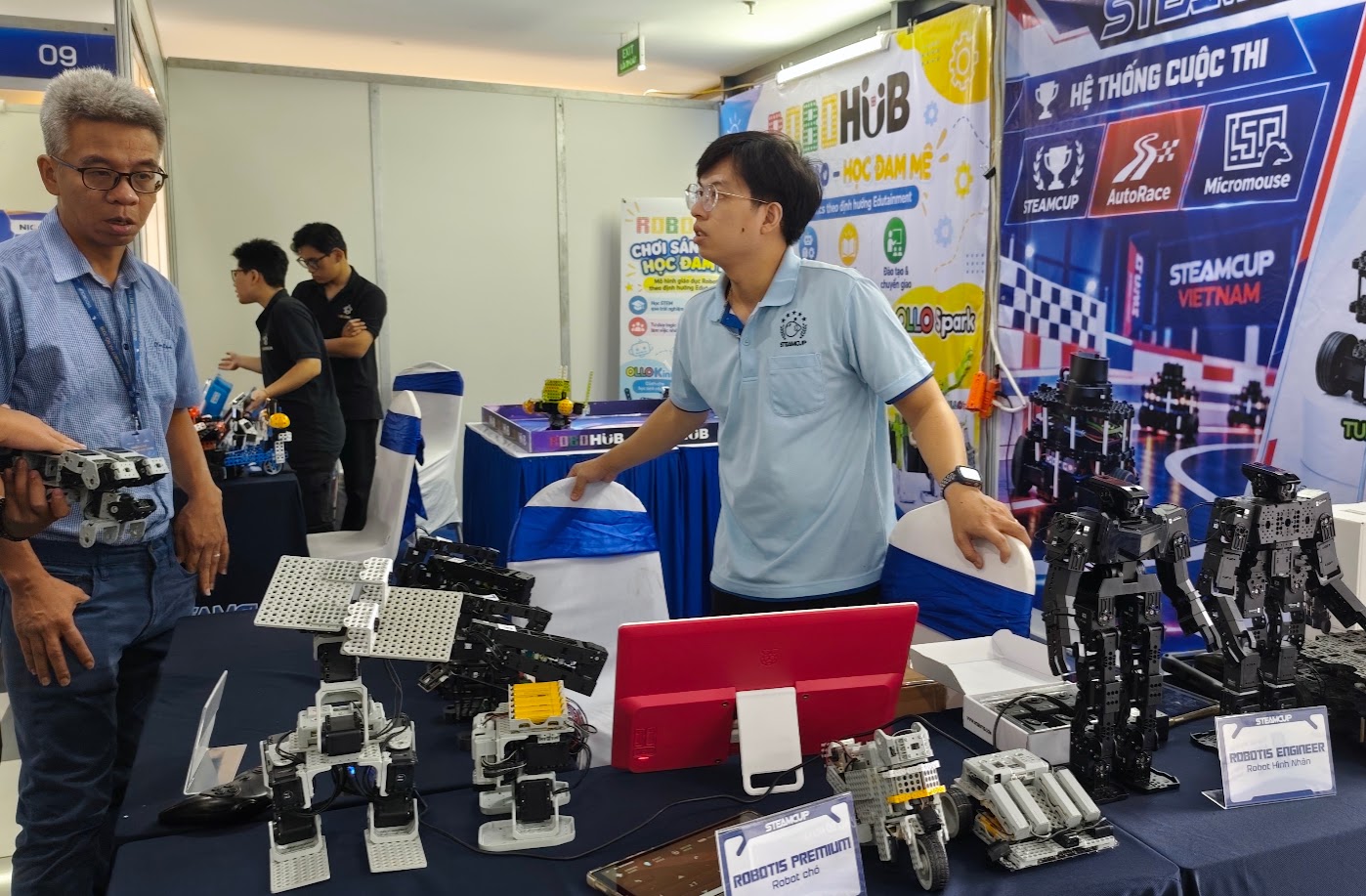 Trong bối cảnh hội nhập và chuyển đổi số sâu rộng, bức tranh nghiên cứu khoa học tại Việt Nam đang ghi nhận những chuyển biến tích cực. Ảnh tại một triển lãm robot ở Hà Nội vừa qua. Ảnh: B.B