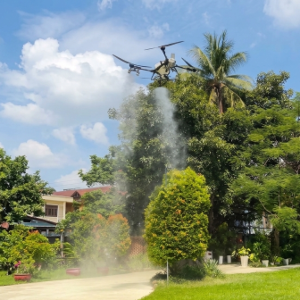 DJI Agriculture tiến hành cho bay thử thiết bị T55 trình diễn phun ngoài trời. Ảnh: DJI Agiculture.