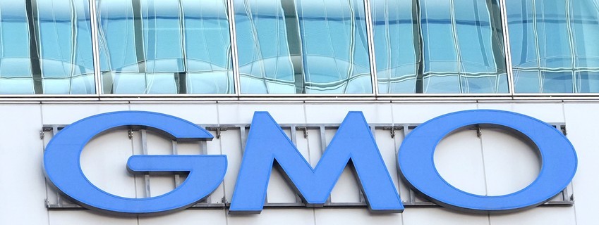Logo của Tập đoàn GMO Internet Group tại trụ sở ở Tokyo, Nhật Bản. Ảnh: Kyodo.