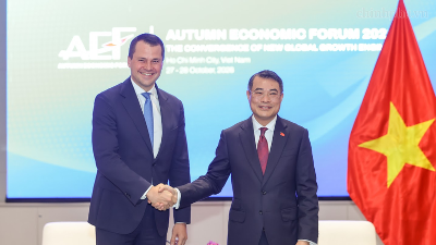 World Economic Forum leader praises Vietnam's strategic role in global context