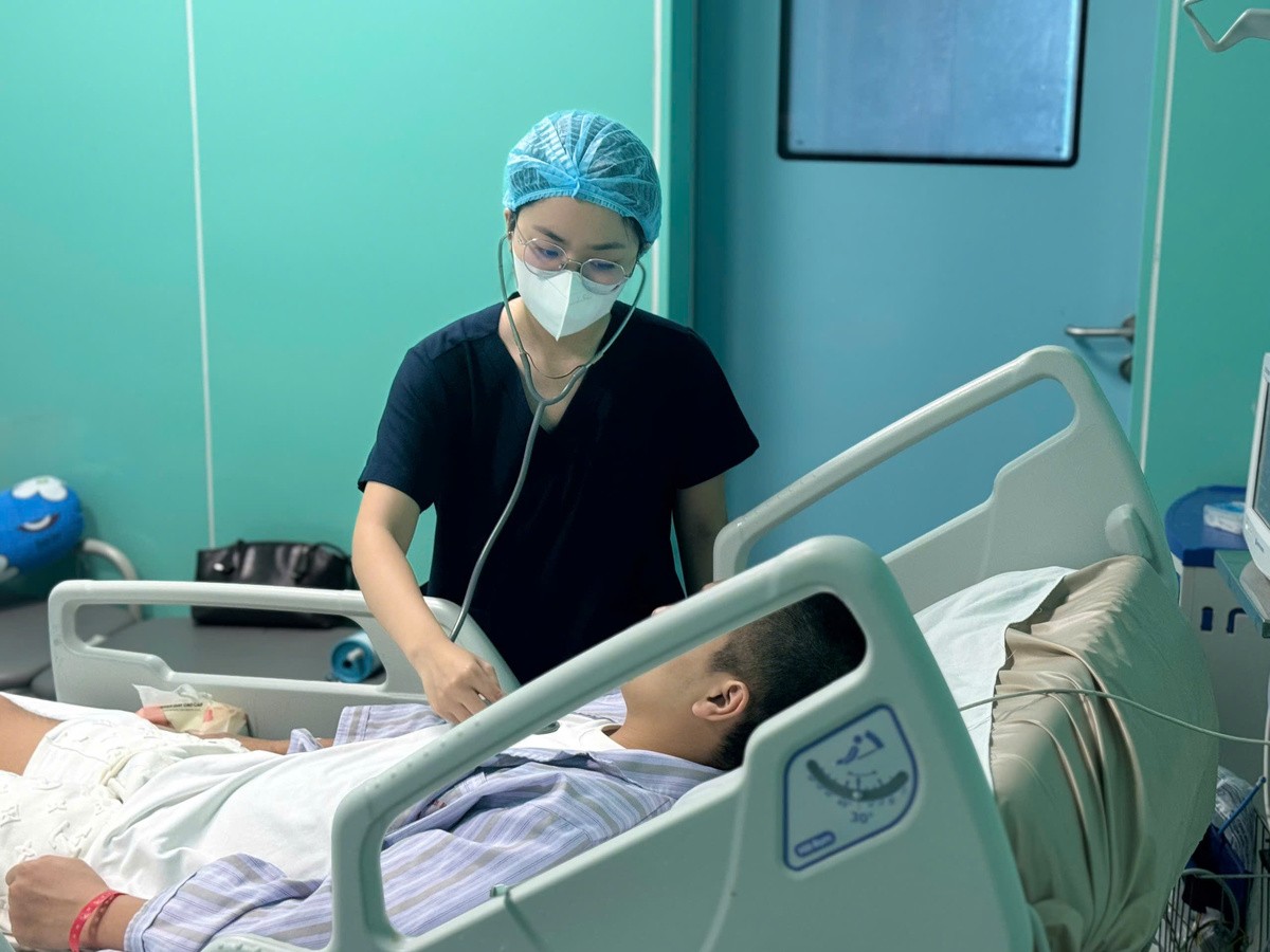 Sốt cao vài ngày do sốt xuất huyết, nam thanh niên 23 tuổi suy hô hấp nguy kịch. Ảnh: Bệnh viện Bệnh Nhiệt đới Trung ương