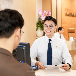 Tổng thu nhập hoạt động theo quý của SACOMBANK đạt kỷ lục, nguồn thu dịch vụ bứt phá. Ảnh: SACOMBANK.
