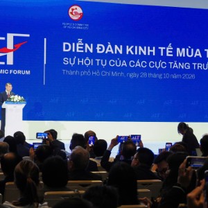 Thủ tướng Chính phủ phát biểu tại phiên toàn thể Diễn đàn Kinh tế Mùa thu năm 2026 (AEF 2026), với chủ đề “Sự hội tụ của các cực tăng trưởng mới toàn cầu”, trước đông đảo đại biểu trong nước và quốc tế vào ngày 28-10, tại TP.HCM. Ảnh: HCMC C4IR