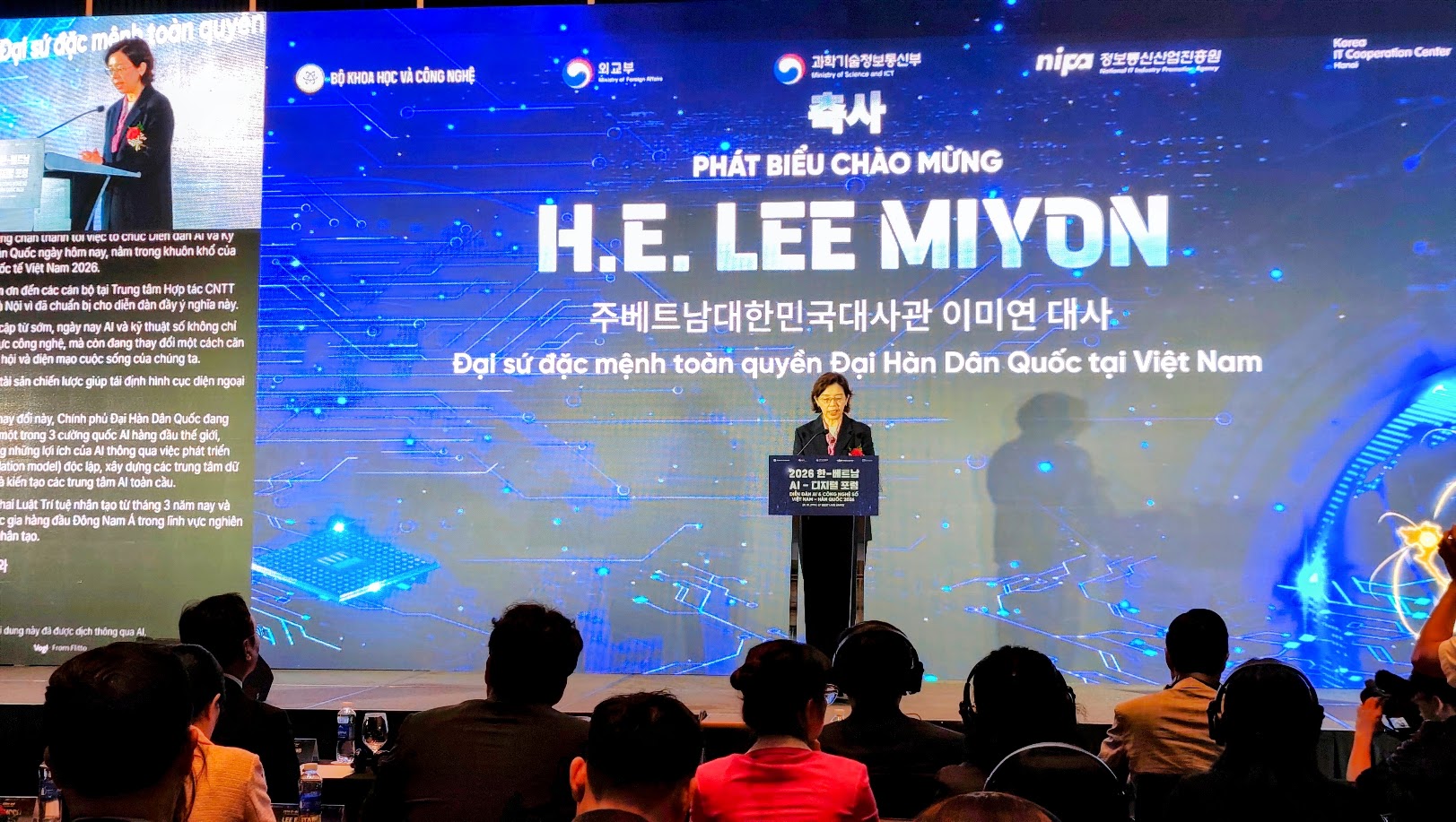 Đại sứ đặc mệnh toàn quyền Đại Hàn Dân Quốc tại Việt Nam, bà Lee Miyon