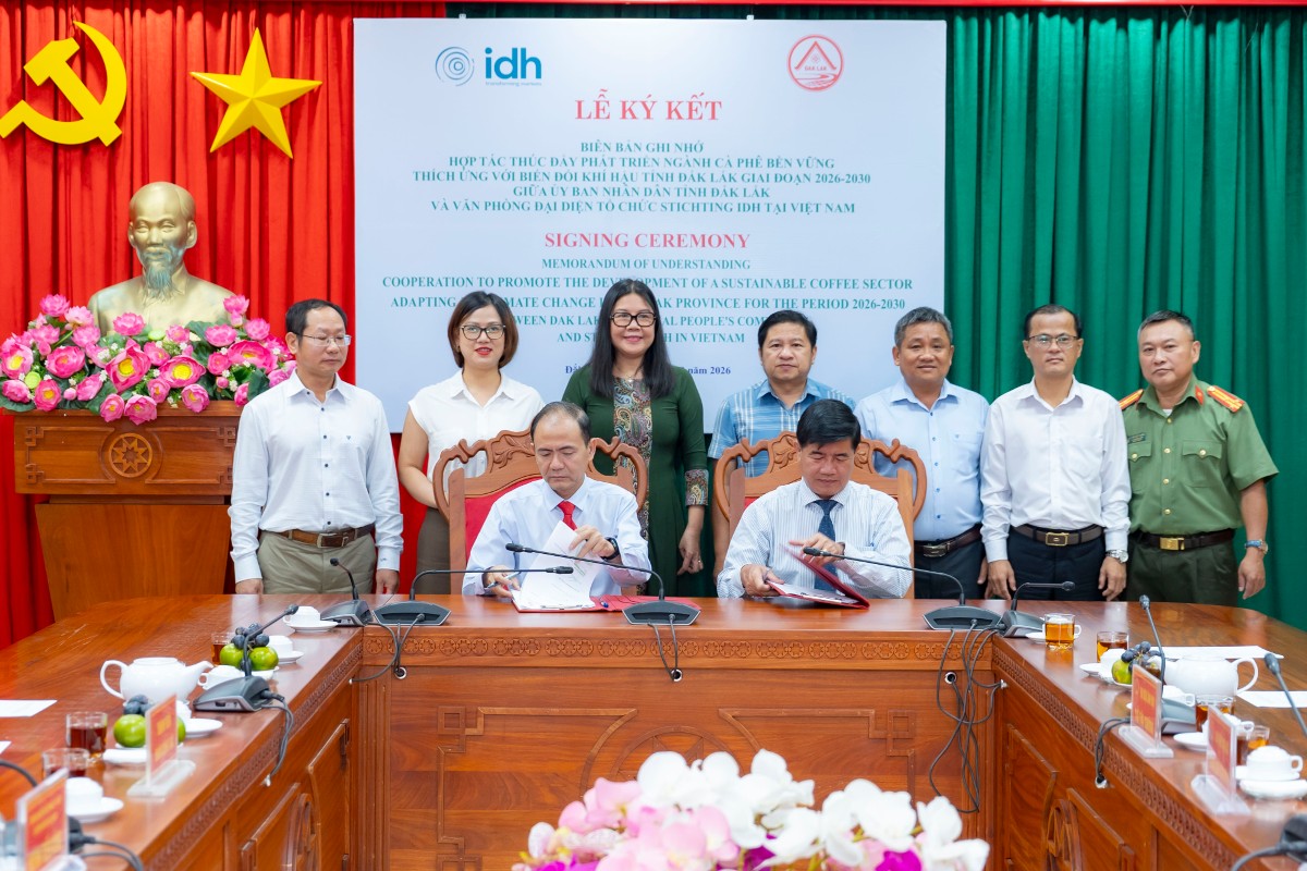 Ký kết biên bản ghi nhớ. Ảnh: Ban tổ chức.