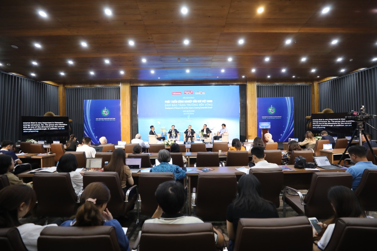 Diễn đàn “Phát triển công nghiệp dầu khí Việt Nam - Đảm bảo tăng trưởng bền vững” - Ảnh: Tri Phong.