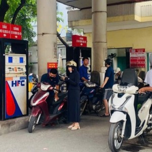 Giá xăng dầu đồng loạt tăng từ chiều 29/10/2026. Ảnh: Huyền Vy.