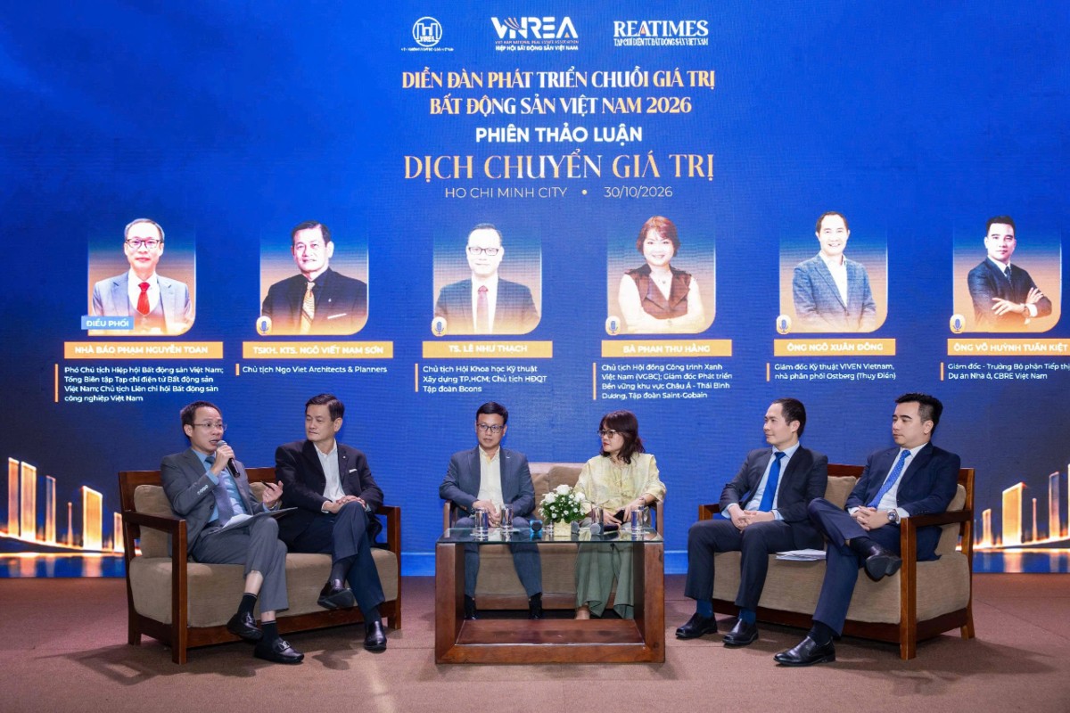 Các diễn giả, chuyên gia tại Diễn đàn Phát triển Chuỗi giá trị Bất động sản Việt Nam 2026, chiều 30/10 - Ảnh: An Hà.