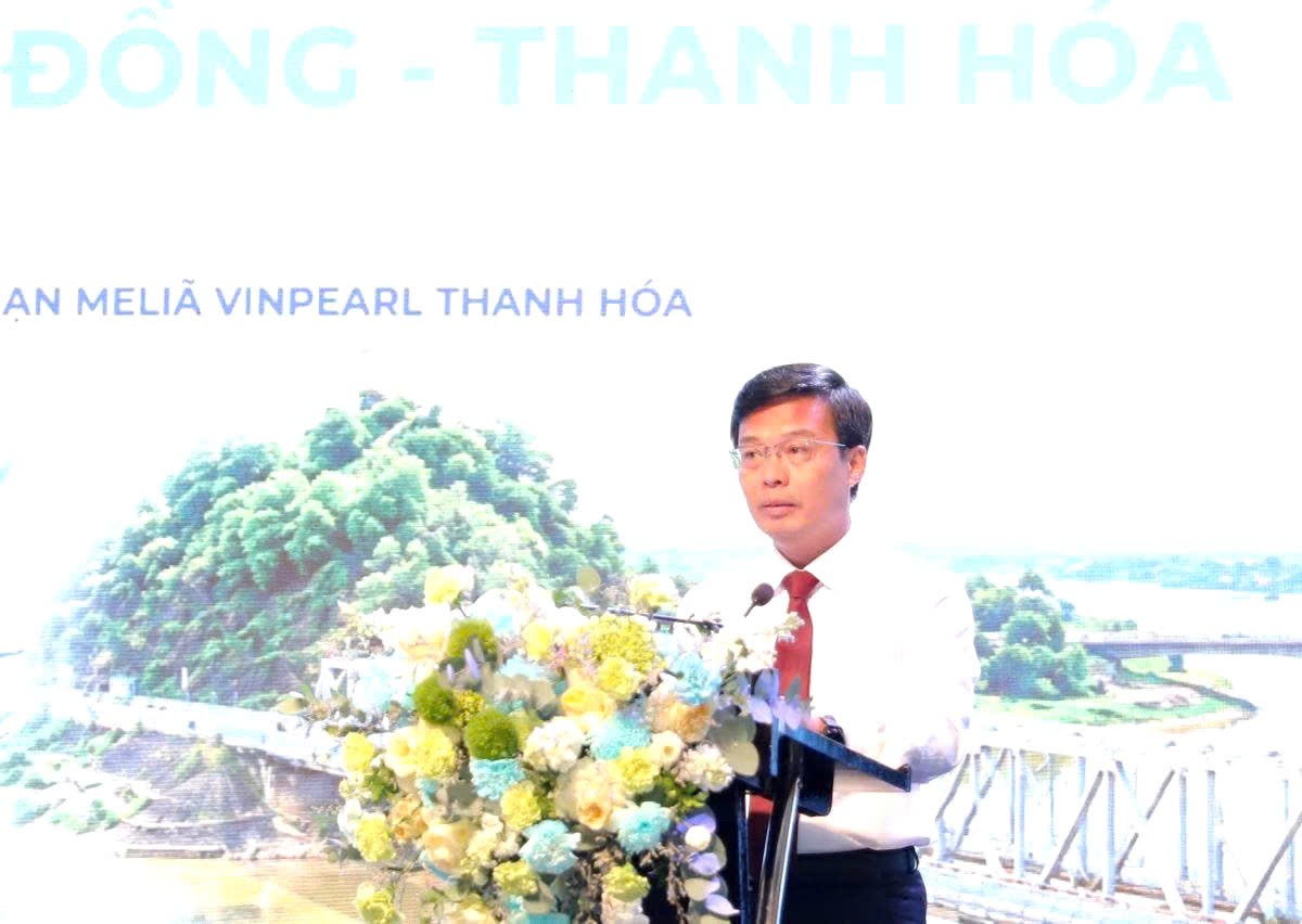 Phó Chủ tịch UBND tỉnh Lâm Đồng Đinh Văn Tuấn phát biểu khai mạc hội nghị. Ảnh: BTC