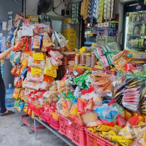Doanh nghiệp, hộ kinh doanh chính thức được giảm 30% thuế thu nhập. Ảnh minh hoạ