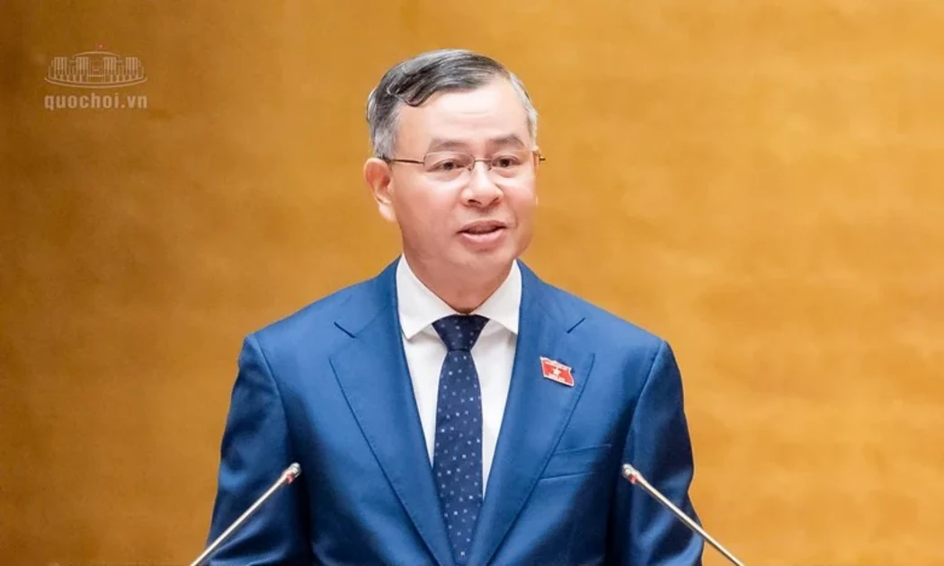 Bộ trưởng Bộ Tài chính Ngô Văn Tuấn giải trình trước Quốc hội. Ảnh: quochoi.vn
