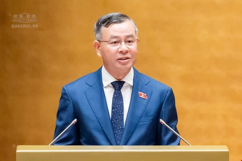 Bộ trưởng Bộ Tài chính Ngô Văn Tuấn giải trình trước Quốc hội. Ảnh: quochoi.vn
